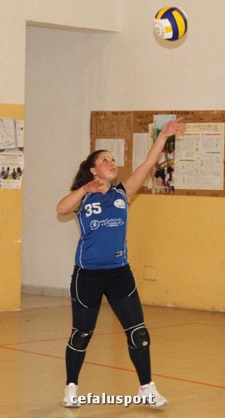 111116 volley 065y_tn.jpg